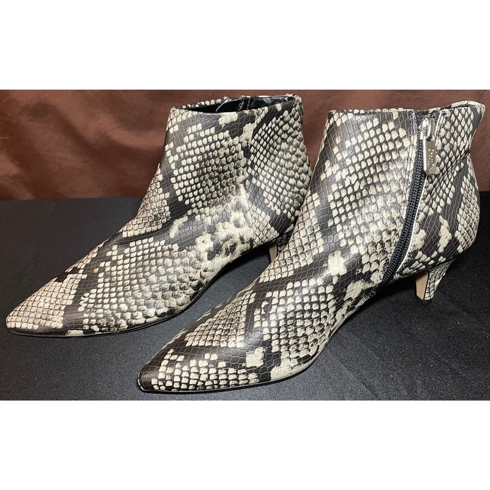 Circus Sam Edelman Size 7 Women’s Snakeskin Low Heel Pointed Toe Ankle Height